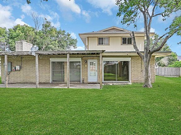 3rd image of 2929 Dominique Dr