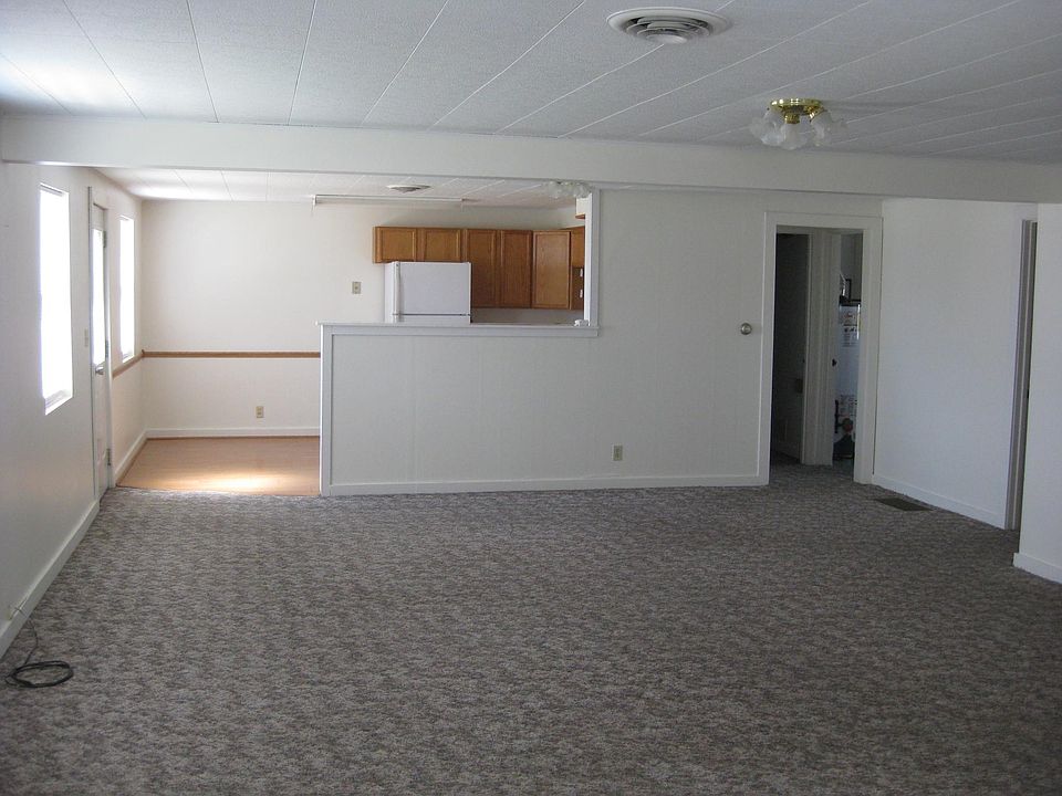 2nd image of 215 Court St