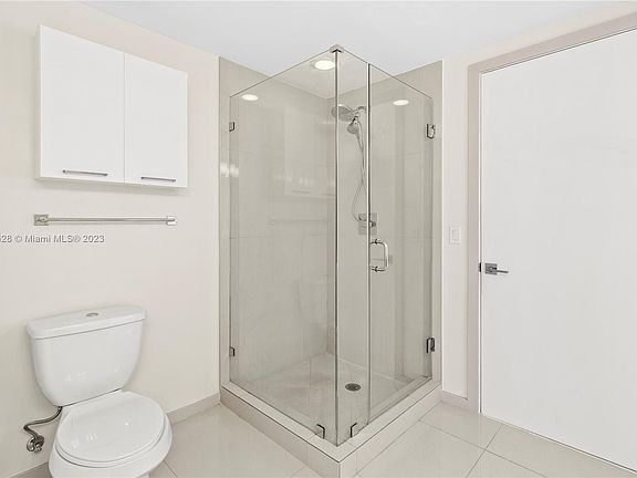 3rd image of 5300 Paseo Dr #1214