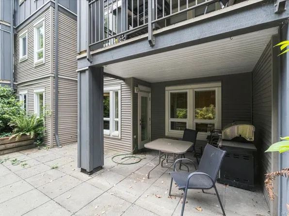 1620 Townsite Rd #203, Nanaimo, BC V9S 1N2