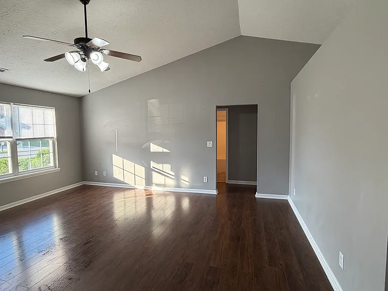 112 Savannah Nicole Rd — Photo 5