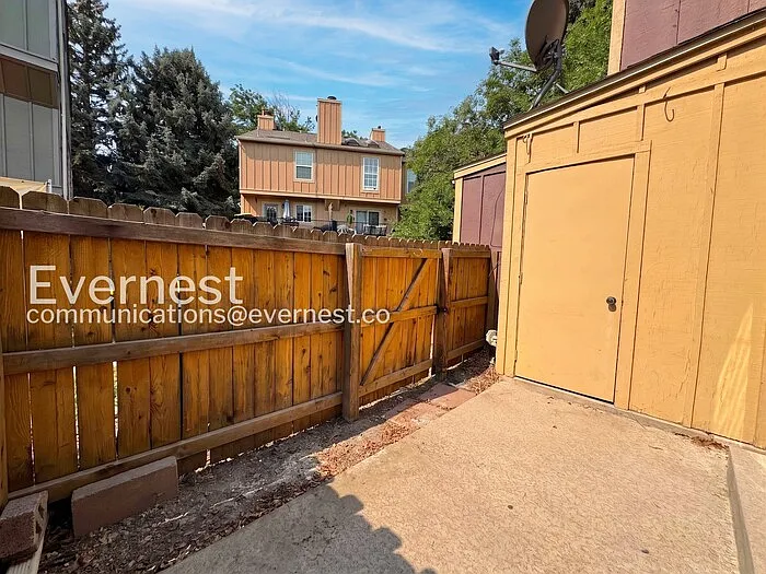 2701 E Nichols Cir — Photo 22