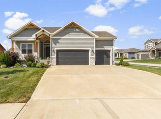 1512 SW Arbor Valley Dr, Lees Summit, MO 64082