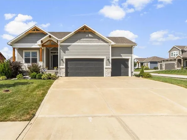 1512 SW Arbor Valley Dr, Lees Summit, MO 64082