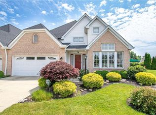14 Nantucket Row, Rocky River, OH 44116