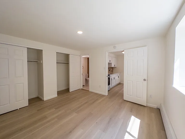 Meadowbrook Apartments — Photo 9