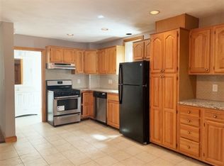 224 Chelsea St #2R, Boston, MA 02128