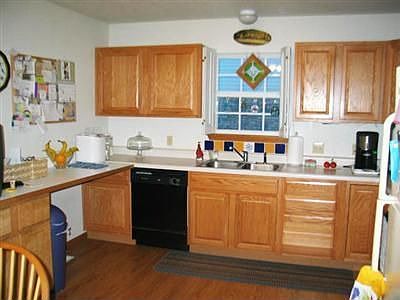 3rd image of 744 Kathy Ln