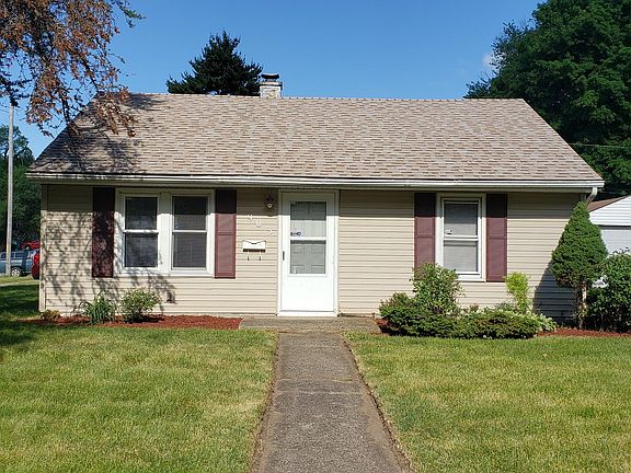 2nd image of 903 N Twyckenham Dr