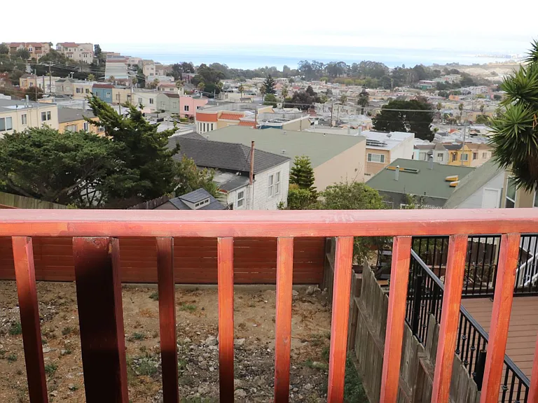 29 Alpha St #B — Photo 11