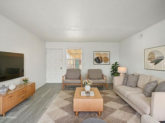 1 Bedroom Living Room