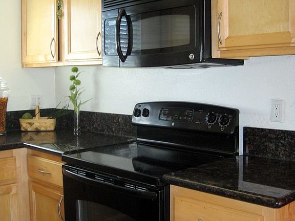 3rd image of 7925 Oleander Cir APT I