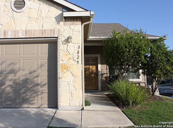 2nd image of 3823 Abbey Cir