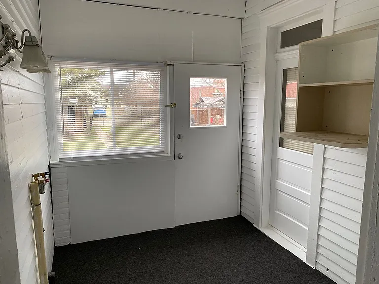 747 E Main St — Photo 20