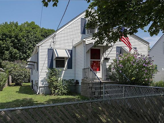 4th image of 149 Vincent Ave