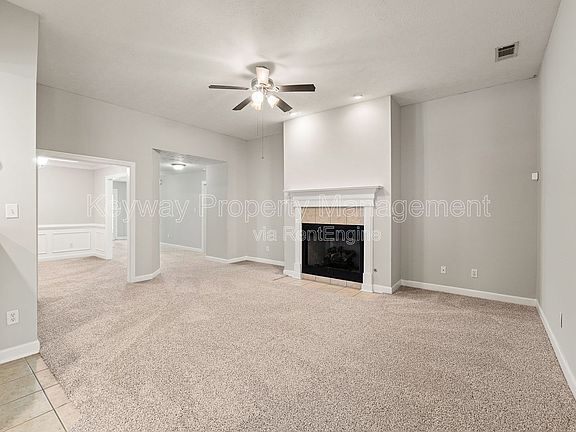 4th image of 633 Ventana Dr