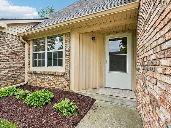 3rd image of 525 Paradise Way E Unit C