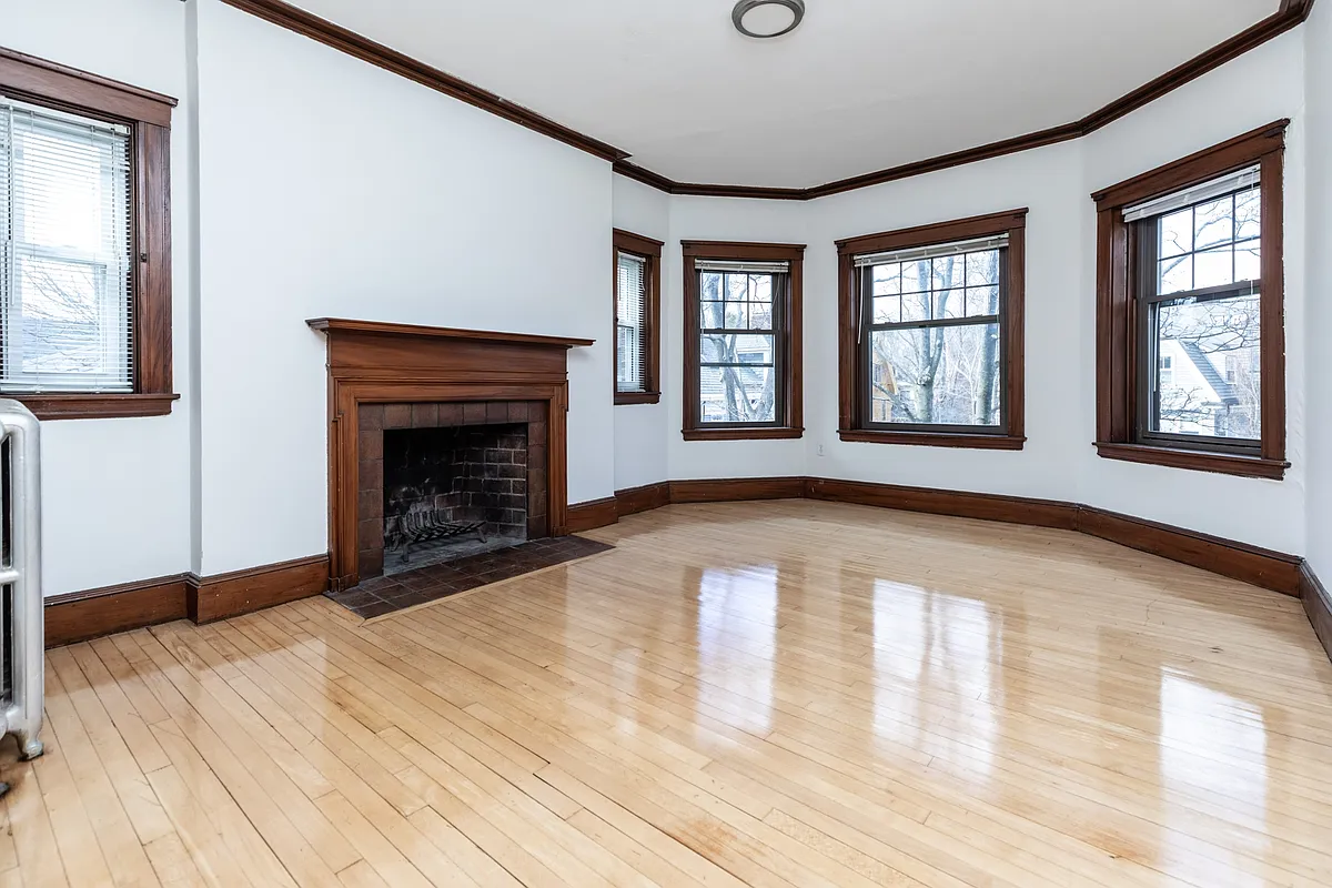 Building Photo - 35 Linnaean St