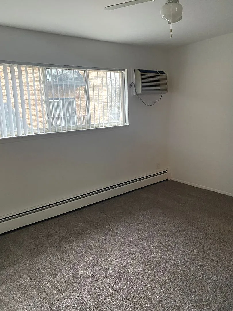 1 bed, 1.0 bath, 670 sqft, $1,200 — Photo 3