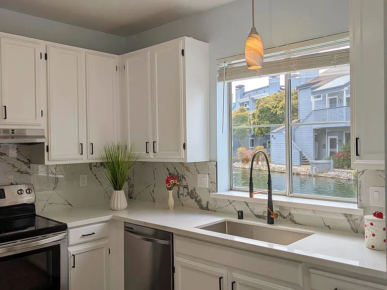 429 Cork Harbour Cir — Photo 1
