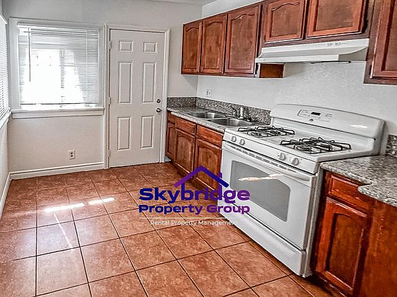 4th image of 1428 W 59th St #1/2