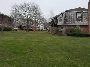 3205 Wilshire Ln, Oakdale, NY 11769