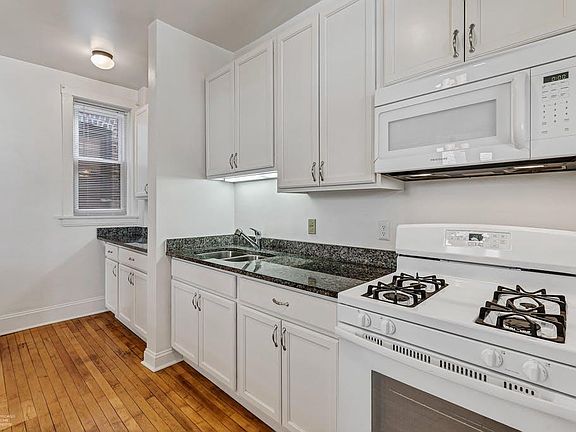 4th image of 1540 W Rosemont Ave #1W