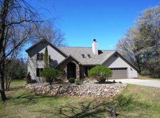 2270 Pinewood Dr, Stevens Point, WI 54481