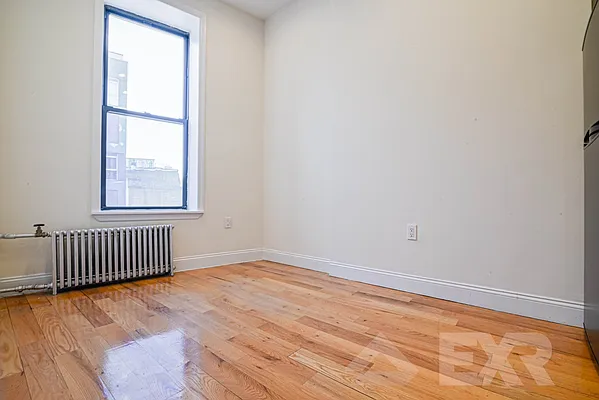 Rented by EXR | media 23