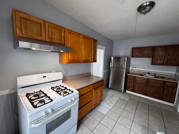709 Stanley St APT 3, New Britain, CT 06051