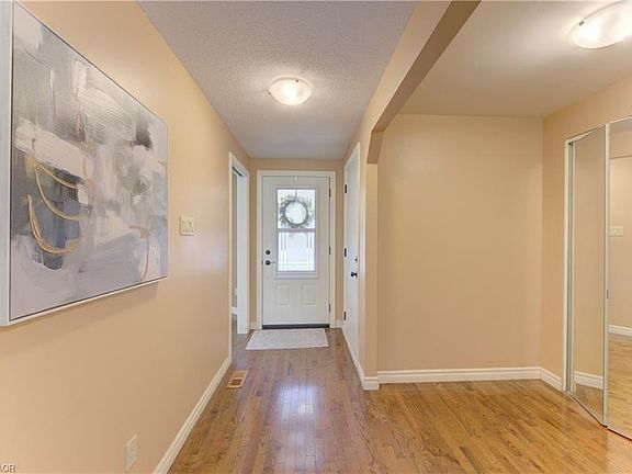 4th image of 466 Belgreen Way