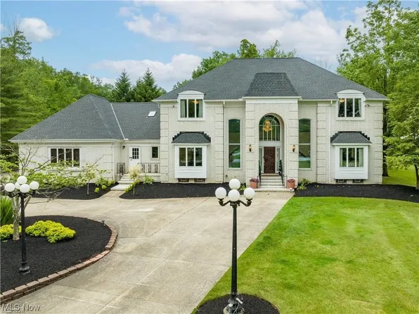 6616 Limberlost Ct, Solon, OH 44139