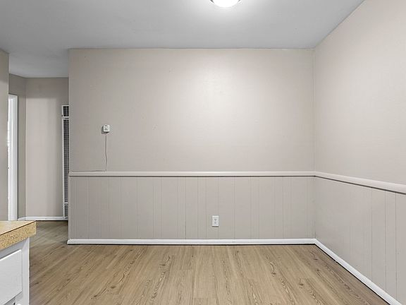 5th image of 1420 S Trenton Ave #1424-3