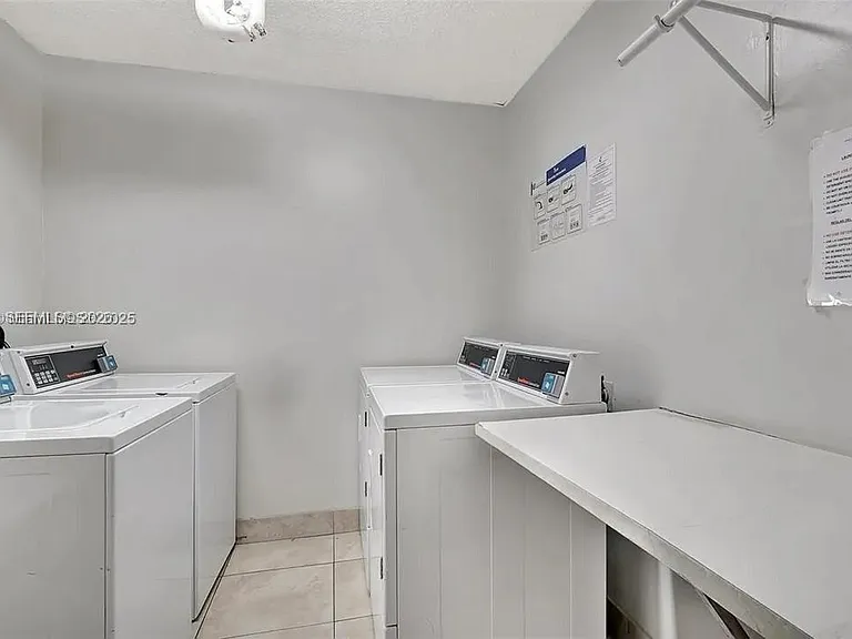 2801 NE 183rd St #1914W — Photo 21