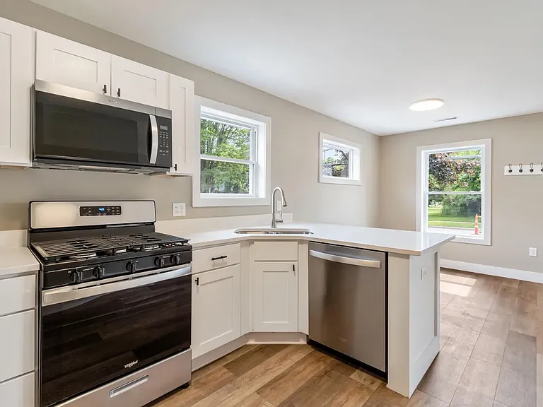 314 N Perrine St — Photo 16