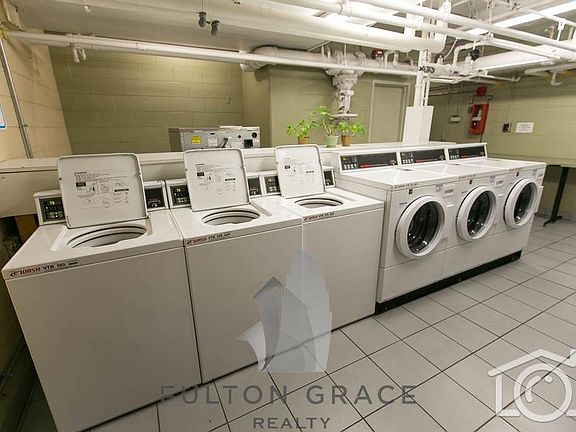 4th image of 3900 N Lake Shore Dr APT 6A