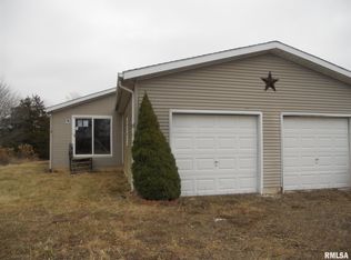 21950 Ward Rd, Rushville, IL 62681