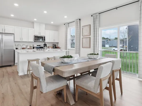 13 Dahlia Ct, Bayville, NJ 08721