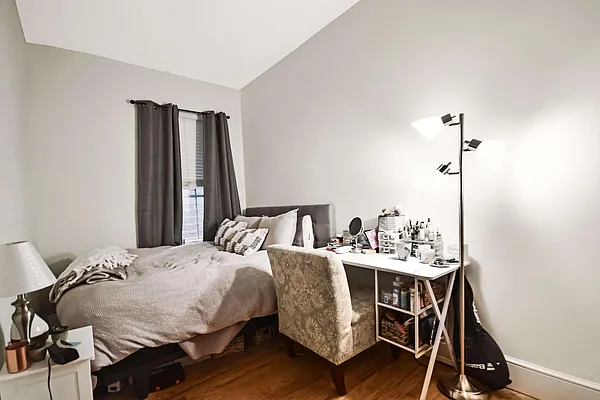 Rented by Compass | media 10