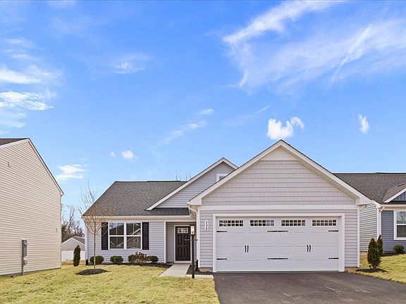 3rd image of 332 White Birch Rd