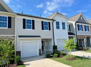 737 Ridge Cliff Ln, Zebulon, NC 27597