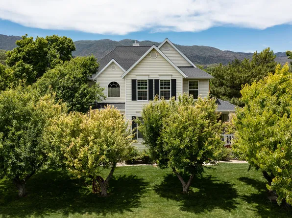 74 S Main St, New Harmony, UT 84757