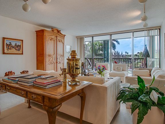 Home For Sale In Boca West