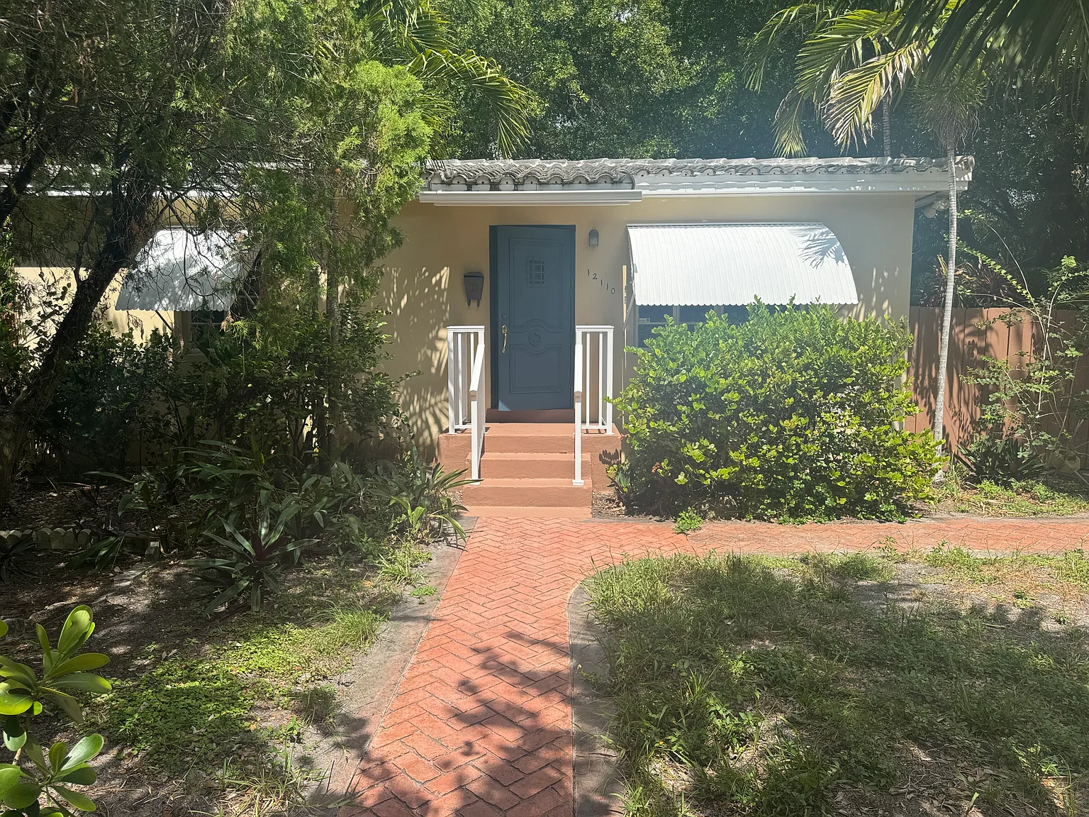 12110 NE 11th Pl — Photo 1