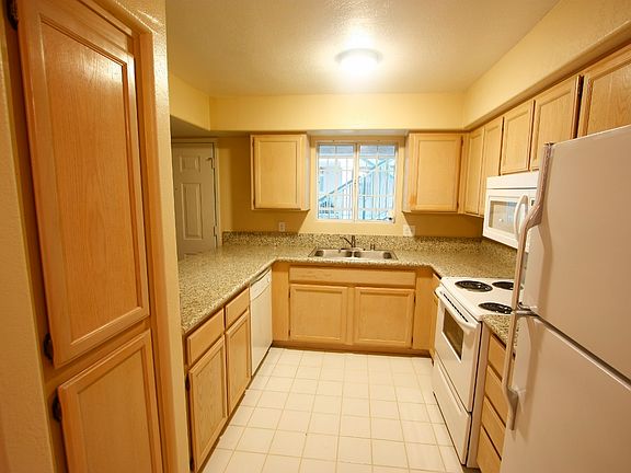 3rd image of 2725 Nellis Blvd ##1078