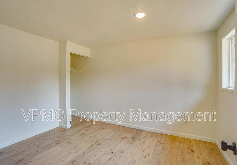 10412 NE 71st St — Photo 9