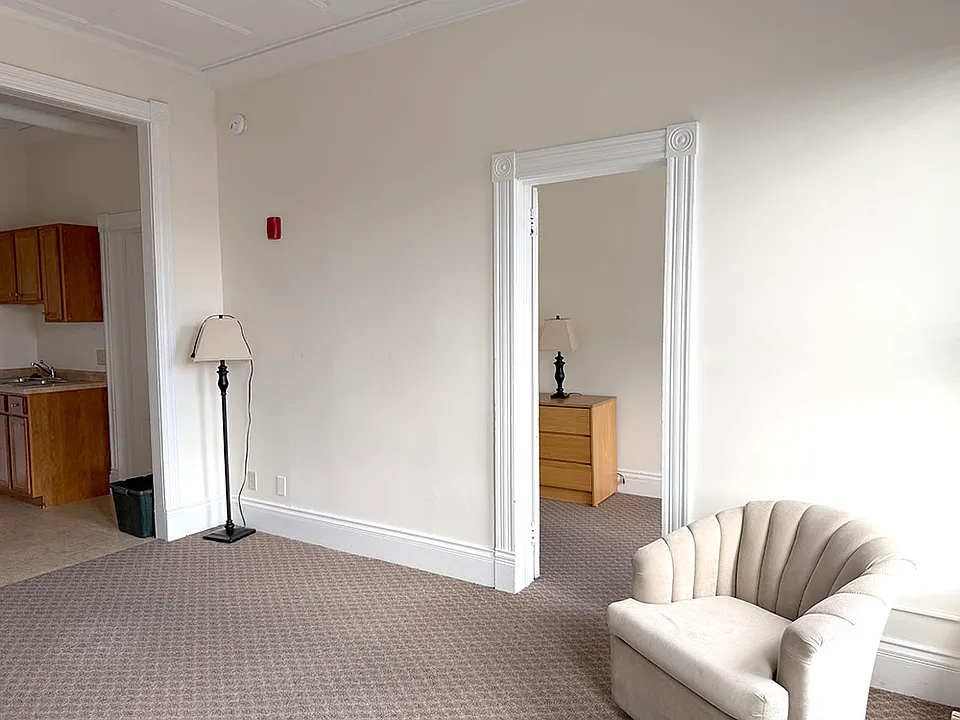43 Main St #2C
