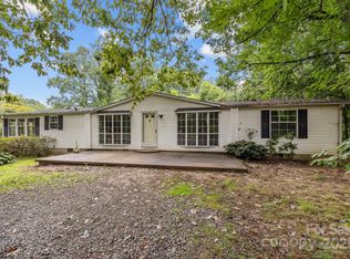 573 Deep Gap Loop Rd, Flat Rock, NC 28731