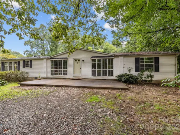 573 Deep Gap Loop Rd, Flat Rock, NC 28731