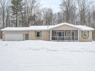 561 N Eight Mile Rd, Lake City, MI, 49651